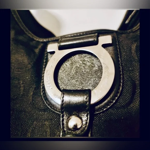 Ferragamo Black Leather Fabric shoulder Bag. Professionally restored. Dust bag - Picture 7 of 10